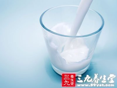 不要在牛奶中添加米湯稀飯