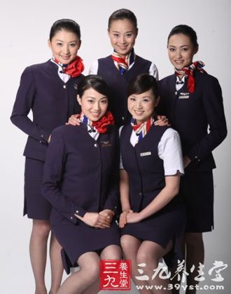 朝鲜空姐裙子变短 冬季穿短裙的危害