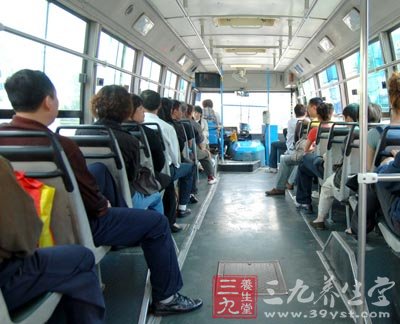 北京市实时公交受关注 安全乘坐公交车7条守则