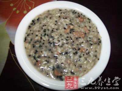 胃病食疗桃仁粥