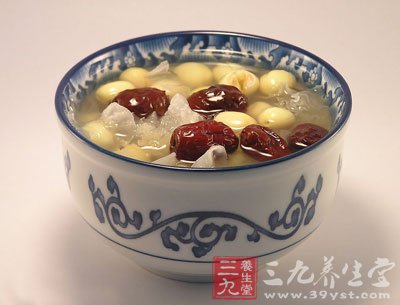 红枣银耳汤的做法 这么吃滋阴润燥又清热(2)