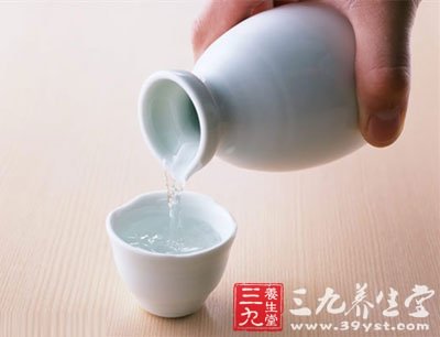 脂肪肝治療絕對(duì)不能再喝酒