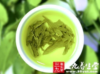 綠茶是近幾年來(lái)為人所津津樂(lè)道的養(yǎng)生飲品，