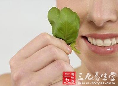 日咽唾液三百口，保你活到九十九