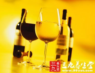 女人多喝红酒气色好