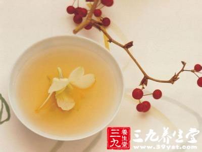 蜂蜜茉莉花茶不仅能调节内分泌，还能缓解疲劳，让精神更加振奋