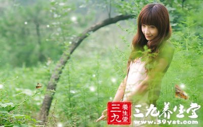 　夏季爱吃冷饮、吹太猛的空调有不同程度的脾虚