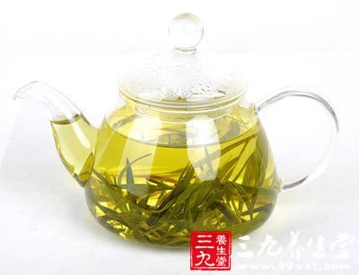 竹叶茶有清热解毒，清除口臭的作用