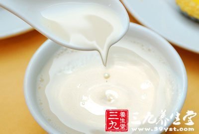 忌喝未煮熟的豆?jié){