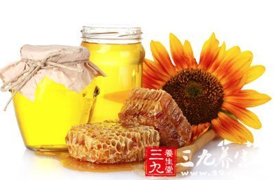 晚上喝蜂蜜水好吗 教你正确饮用远离误区(4)-三