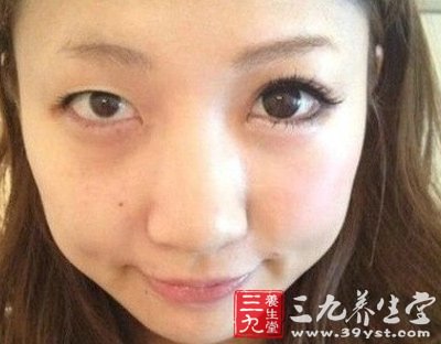 日本半颜妆