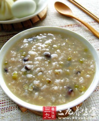 每天喝小米绿豆粥