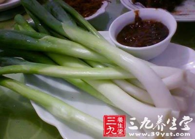 葱叶部分要比葱白部分含有更多的维生素A