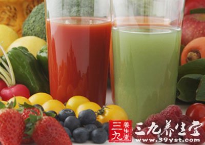 小番茄和葡萄清洗外皮