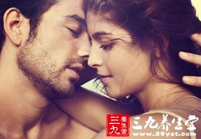 这种“舌头探测”的接吻方式，多是因为男性误以为这是一种美德