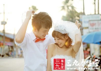 迪拜人均月收入_女性理想男友月收入