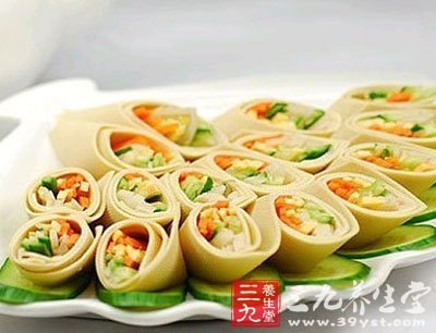 痛风患者要减轻体重低盐低脂膳食