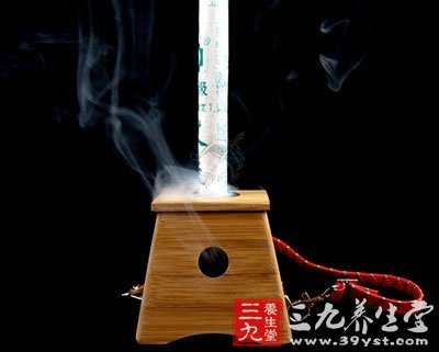 艾灸有效治疗手指开裂湿疹-三九养生堂