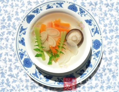 牛蒡胡萝卜香菇汤
