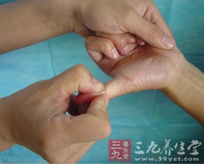 配合针刺颈痛穴效果更佳