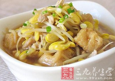 可養(yǎng)神補血清除黑眼圈