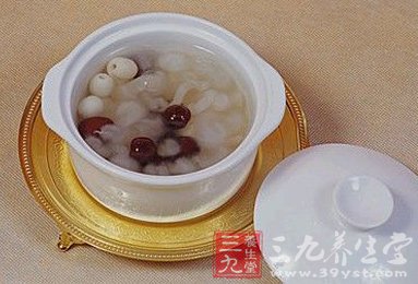 炖好后加入适量的盐调味即可食用