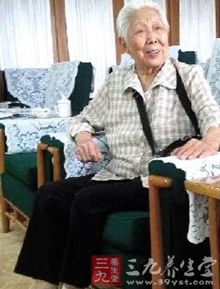 中国好奶奶 老人健康长寿吃什么