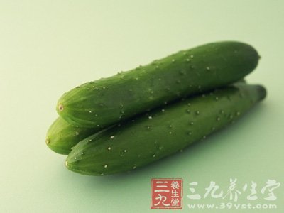 黄瓜和豆腐，解毒消炎、润燥平胃