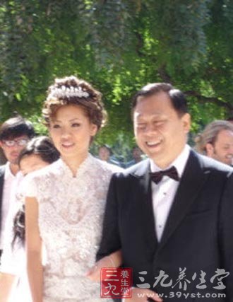 叶明子是叶选廉与太太苏丹丹所生图片