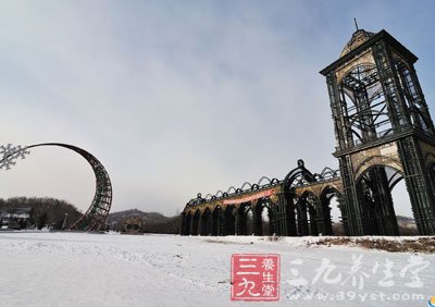 亞布力滑雪旅游度假區(qū)地處哈爾濱以東