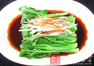 青菜每100克含水分94.5克蛋白質(zhì)1.3克脂肪0.3克