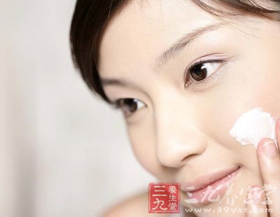 鼻子和颧骨:反映脾、胃、肝脏的状态