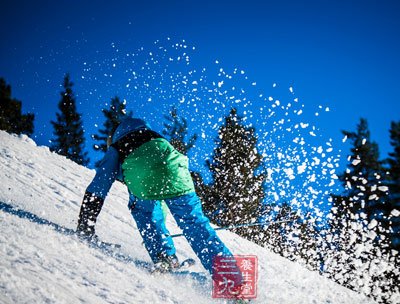 车王舒马赫滑雪遇意外陷深度昏迷