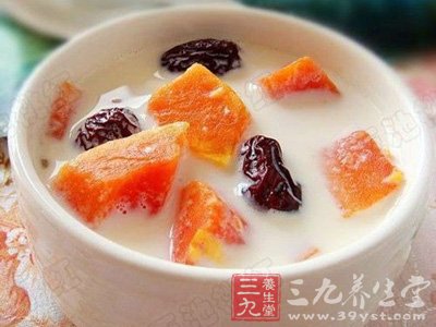 嫩模丰胸食物：木瓜牛奶