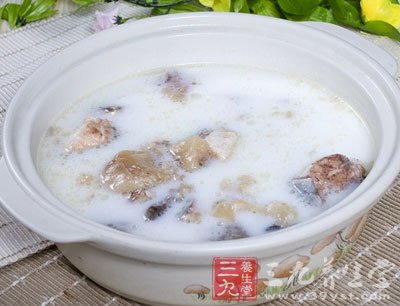 黑豆洗净用冷水浸泡