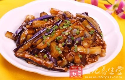 關(guān)火到入香菜末翻鍋數(shù)下