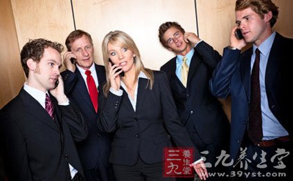 文章- 手机放哪里辐射减最低