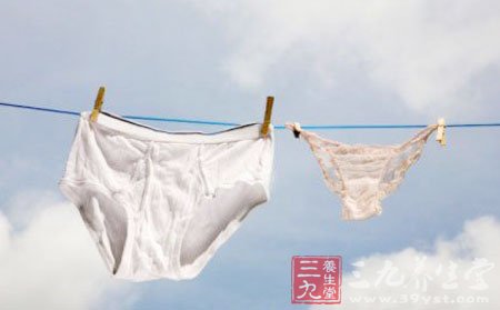 对此，赵秀云认为，内裤绝对应该单独清洗