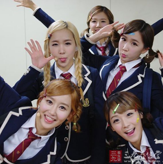 <em>crayon pop少女时代</em> 教你与不同人该如何相处