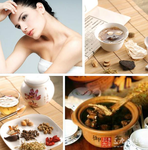 好发于躯干部，亦常见于面部及四肢。