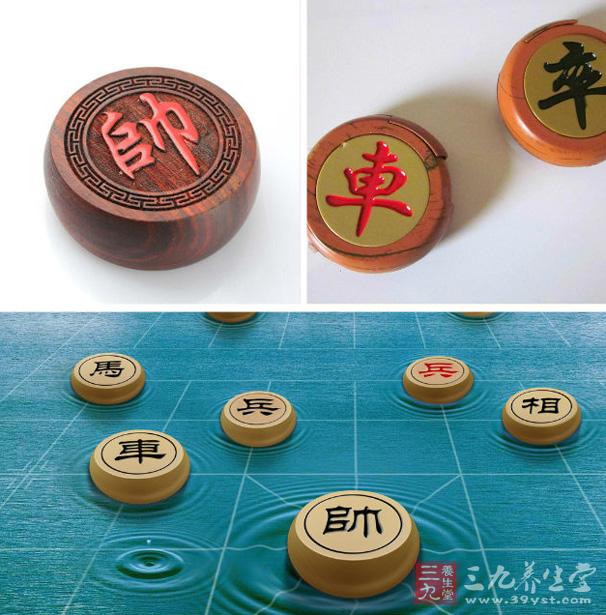 中国象棋棋子共有三十二个,分为红,黑两组,每组共十六个,各分七种