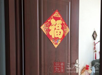 門宜向內(nèi)開