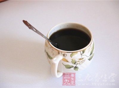 刺激性的飲料如茶、咖啡等都會(huì)導(dǎo)致人難以進(jìn)入睡眠