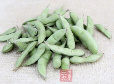 毛豆富含植物性蛋白質(zhì)、鉀、鎂、B族維生素和膳食纖維等營養(yǎng)素