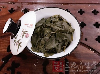 在夏天的時(shí)候南方人喜歡喝涼茶