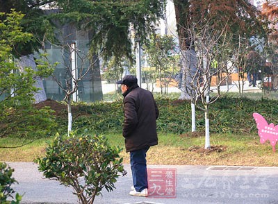 恶性淋巴瘤患者可有一系列非特异性皮肤表现 恶性淋巴瘤患者可有一系列非特异性皮肤表现