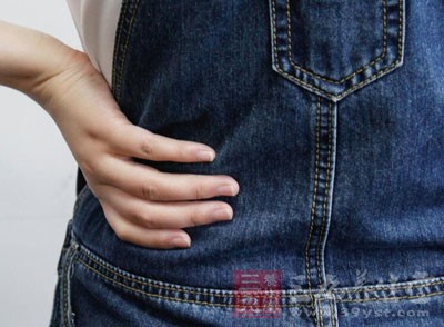 长时间站立会使腰部的承重力增强