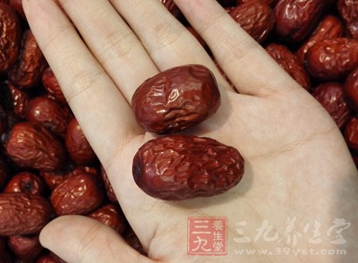 红枣、山楂、猕猴桃、樱桃、龙眼等水果中含有丰富的维生素C 红枣、山楂、猕猴桃、樱桃、龙眼等水果中含有丰富的维生素C