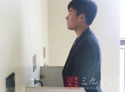 越急着去上厕所会越好，这样才不会对身体健康造成危害