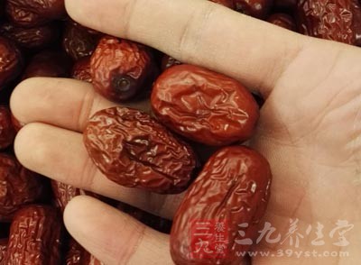 紅棗是一種很多人都會(huì)吃的滋補(bǔ)食物